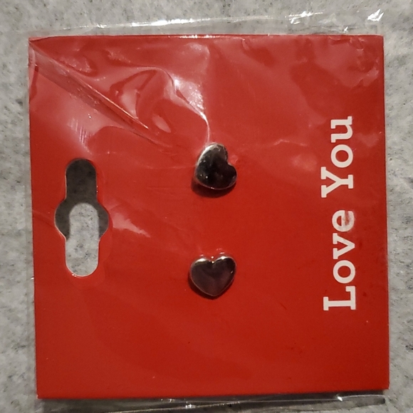 Silver tone heart earrings - Picture 1 of 2
